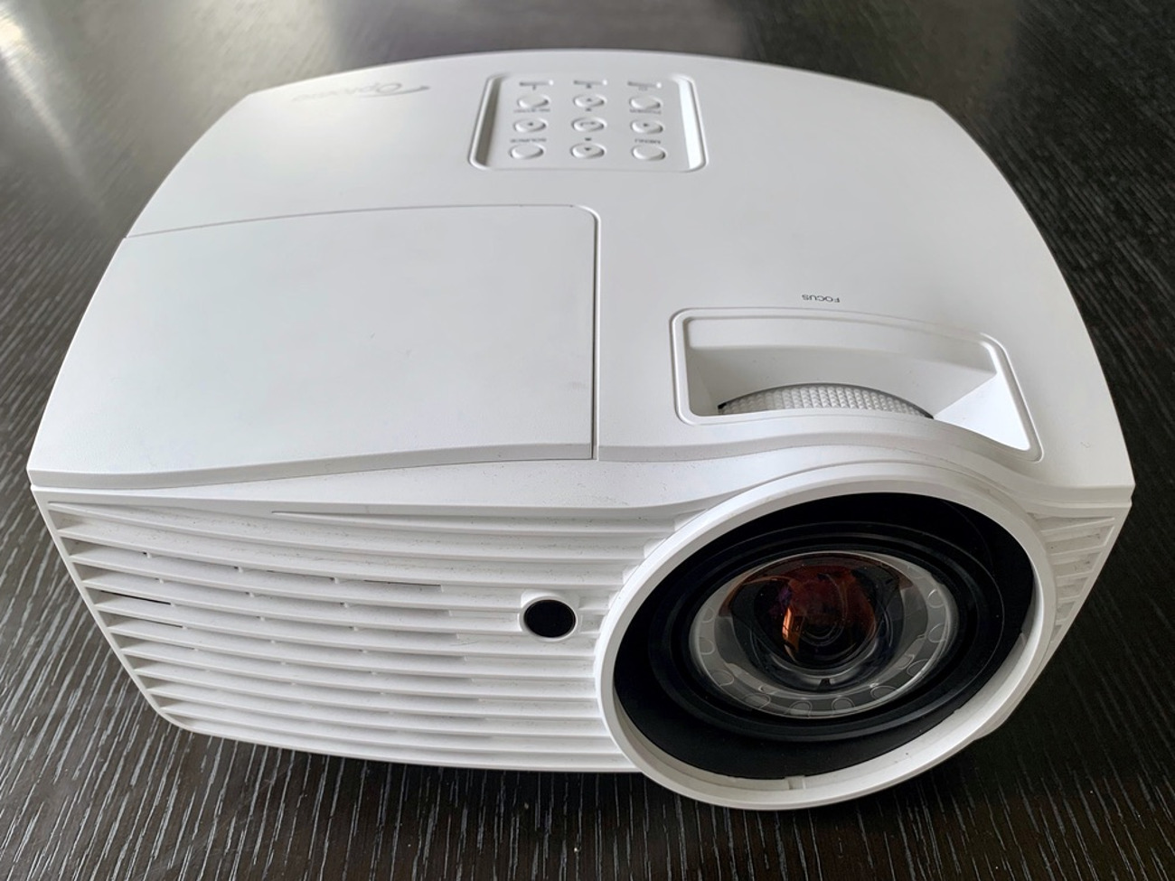 Optoma ultra wide 3d projector + projectionist