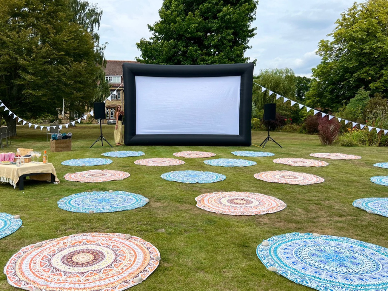 Outdoor cinema 