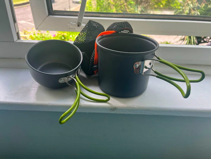 Outdoor cooking pot with lid ( cozyswan)