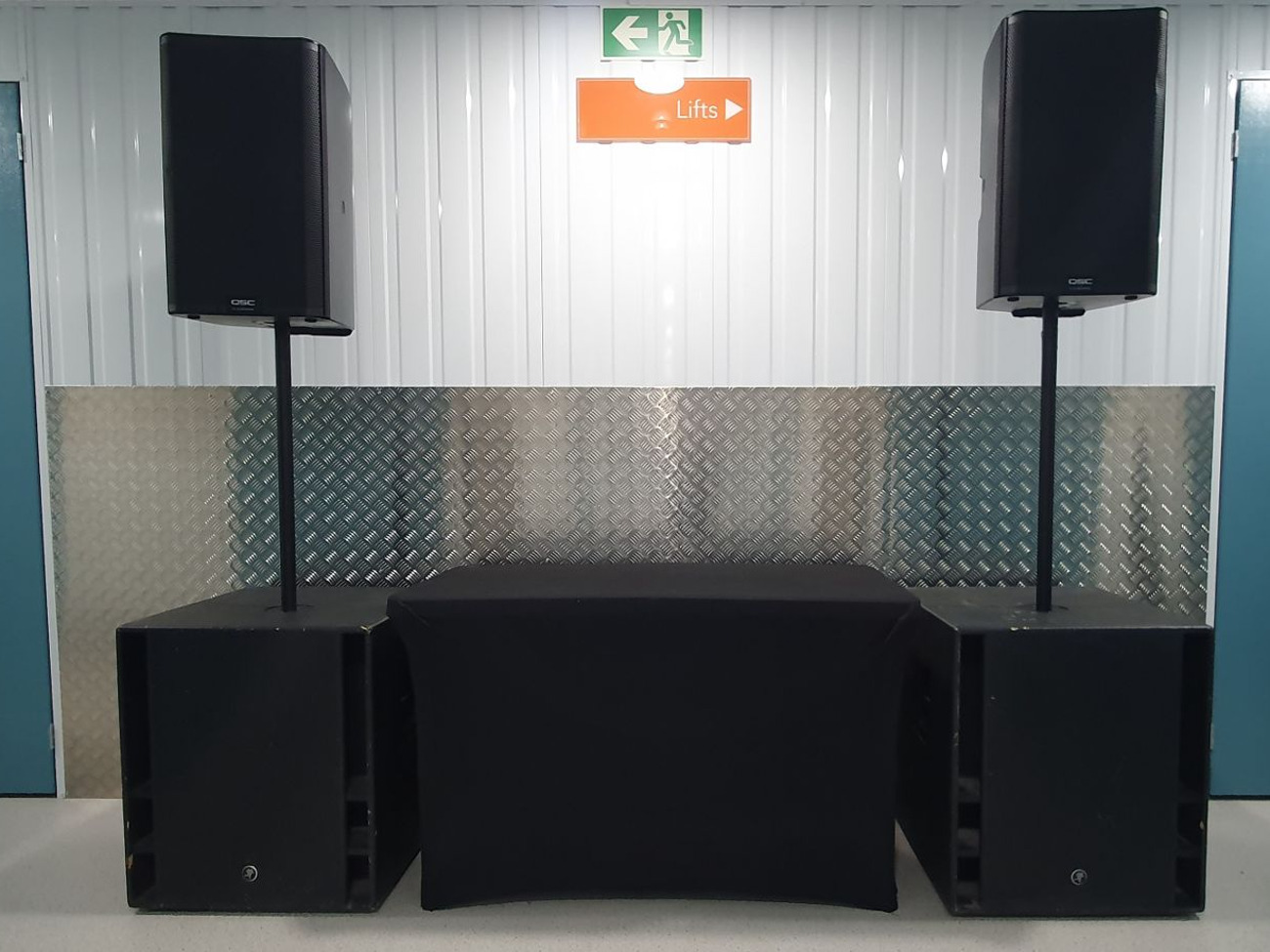 Pa 2kw active sound system qsc & mackie