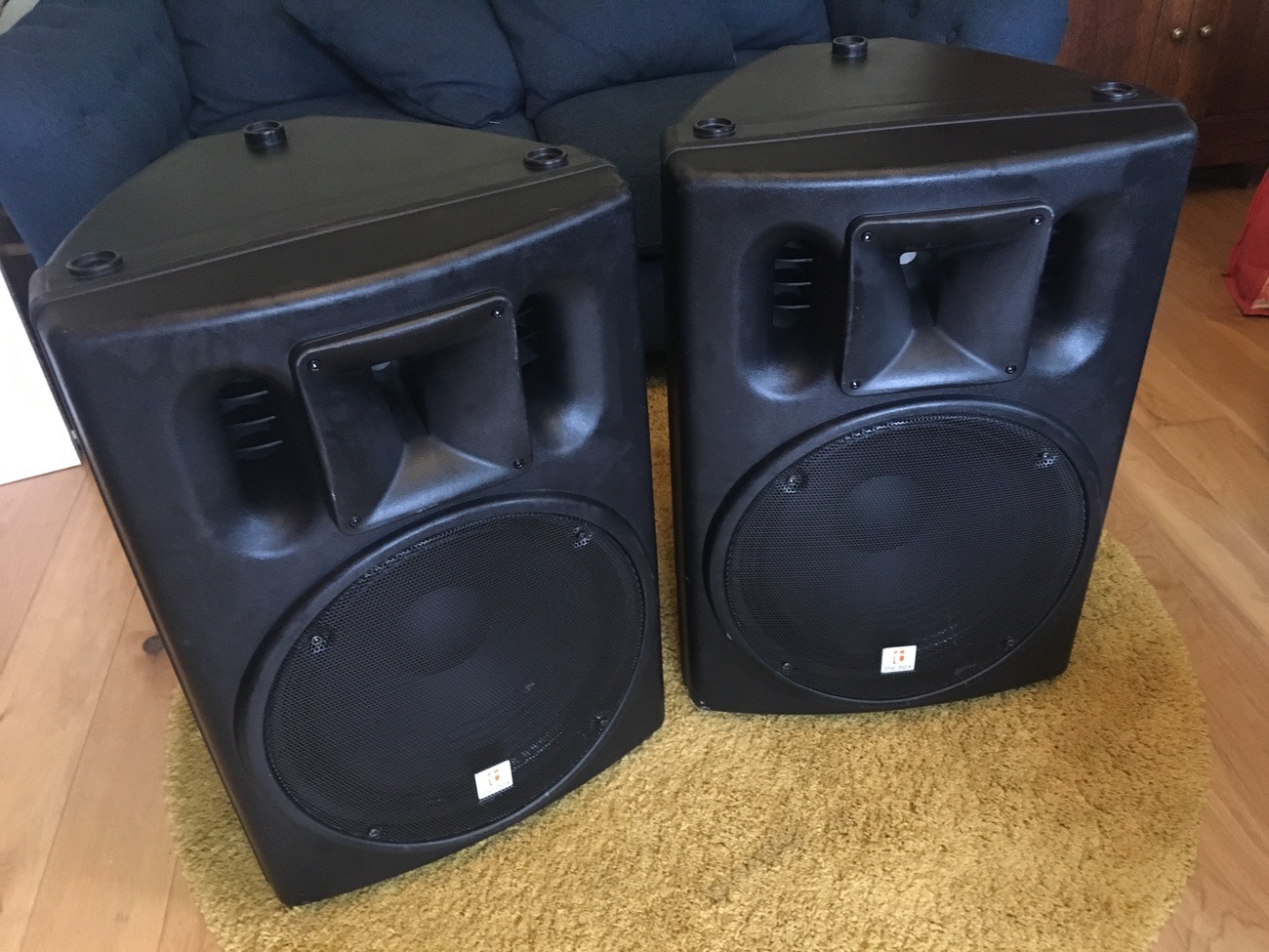 Pa system - active loudspeakers and analogue mixing desk
