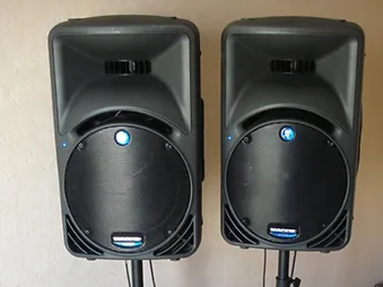 Pa system with active speakers, mixer, mic and ipod cable