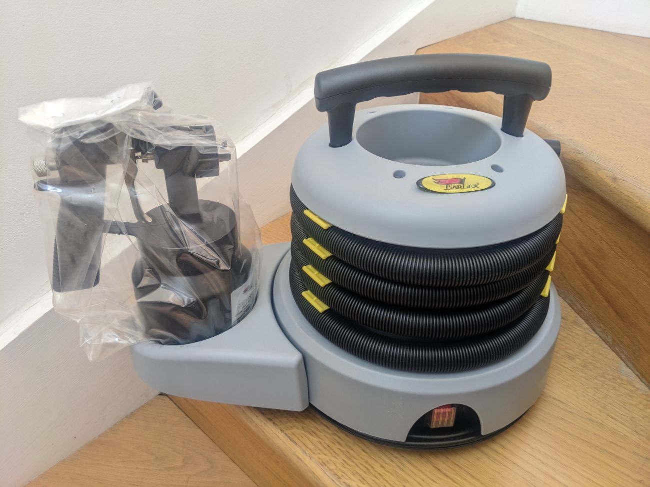 Rent Paint Spray Unit Earlex Spray Station 3000 from Ryan L Westbourne Westminster for 3.20 5 day