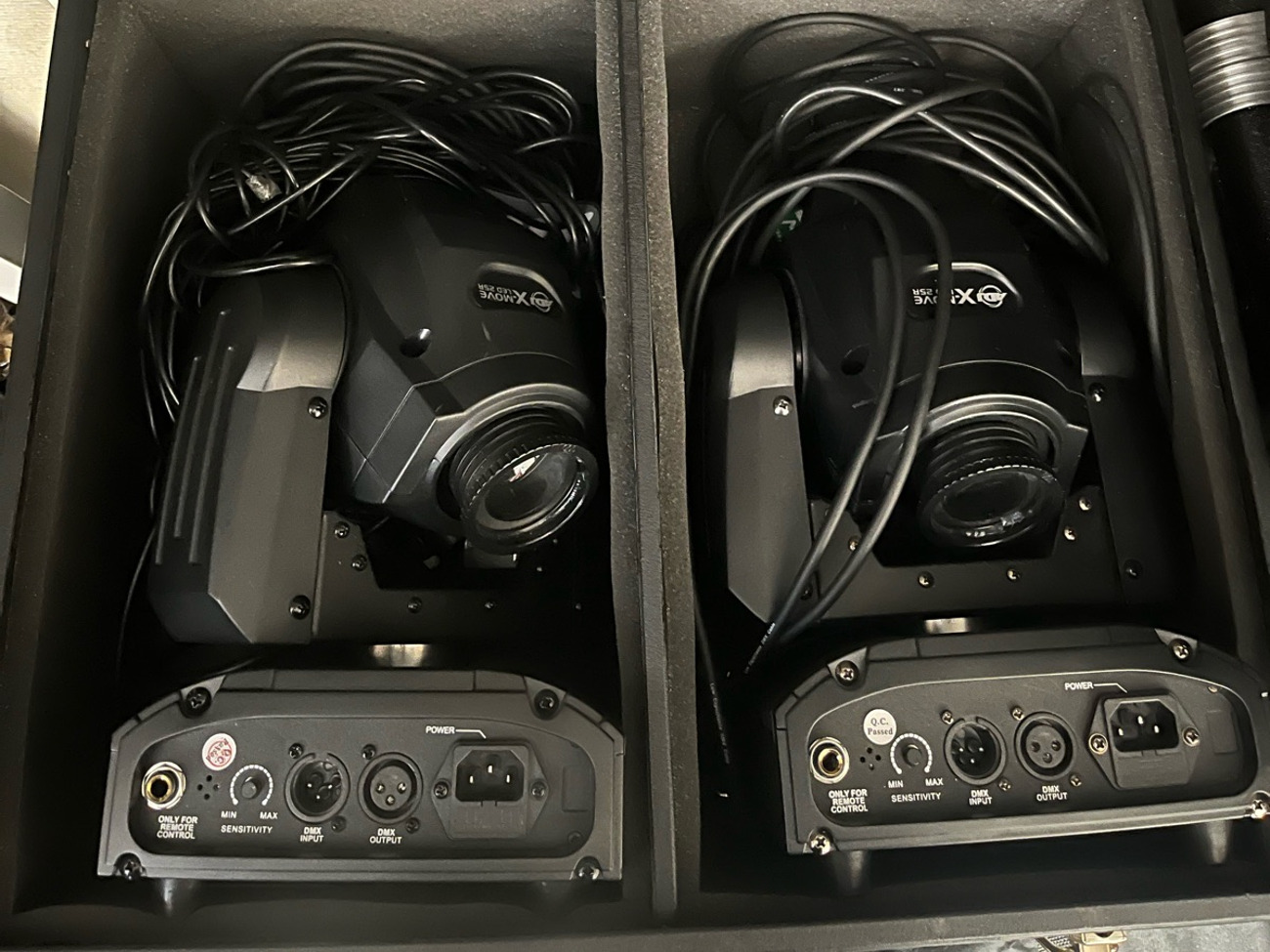 Pair of adj moving head