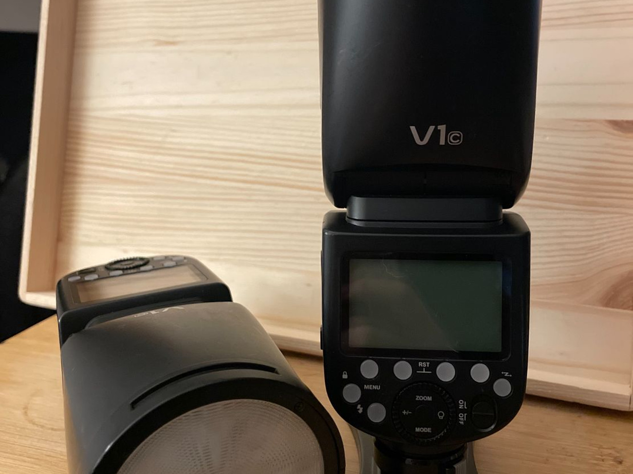 Pair of godox v1 camera flashes (canon)