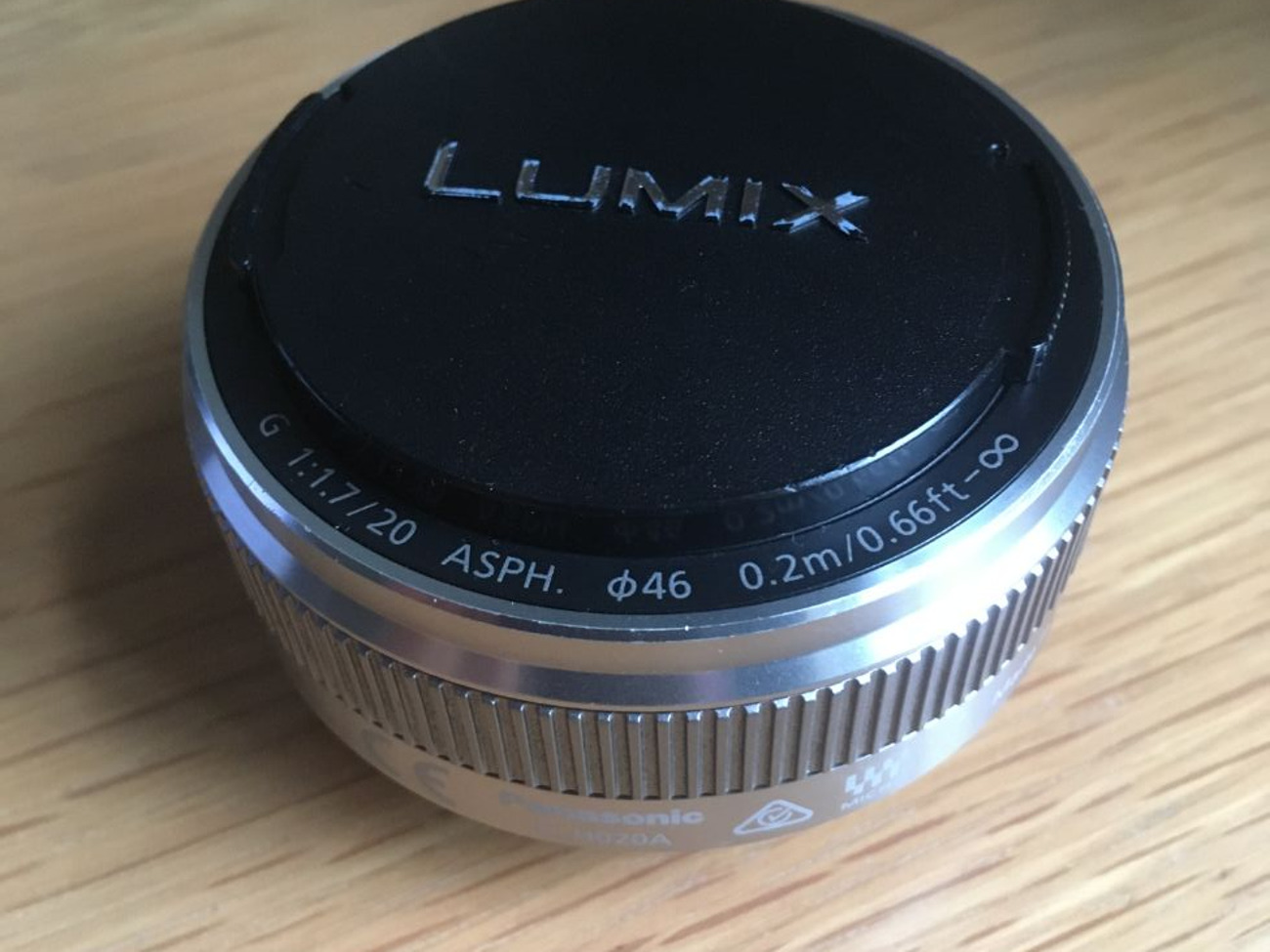 Panasonic 20mm 1.7 compact lens - micro 4/3