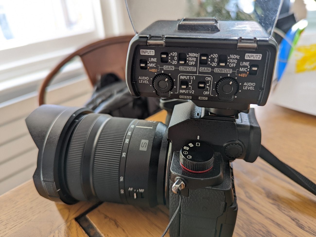 Panasonic lumix dmw-xlr1 xlr microphone adaptor


