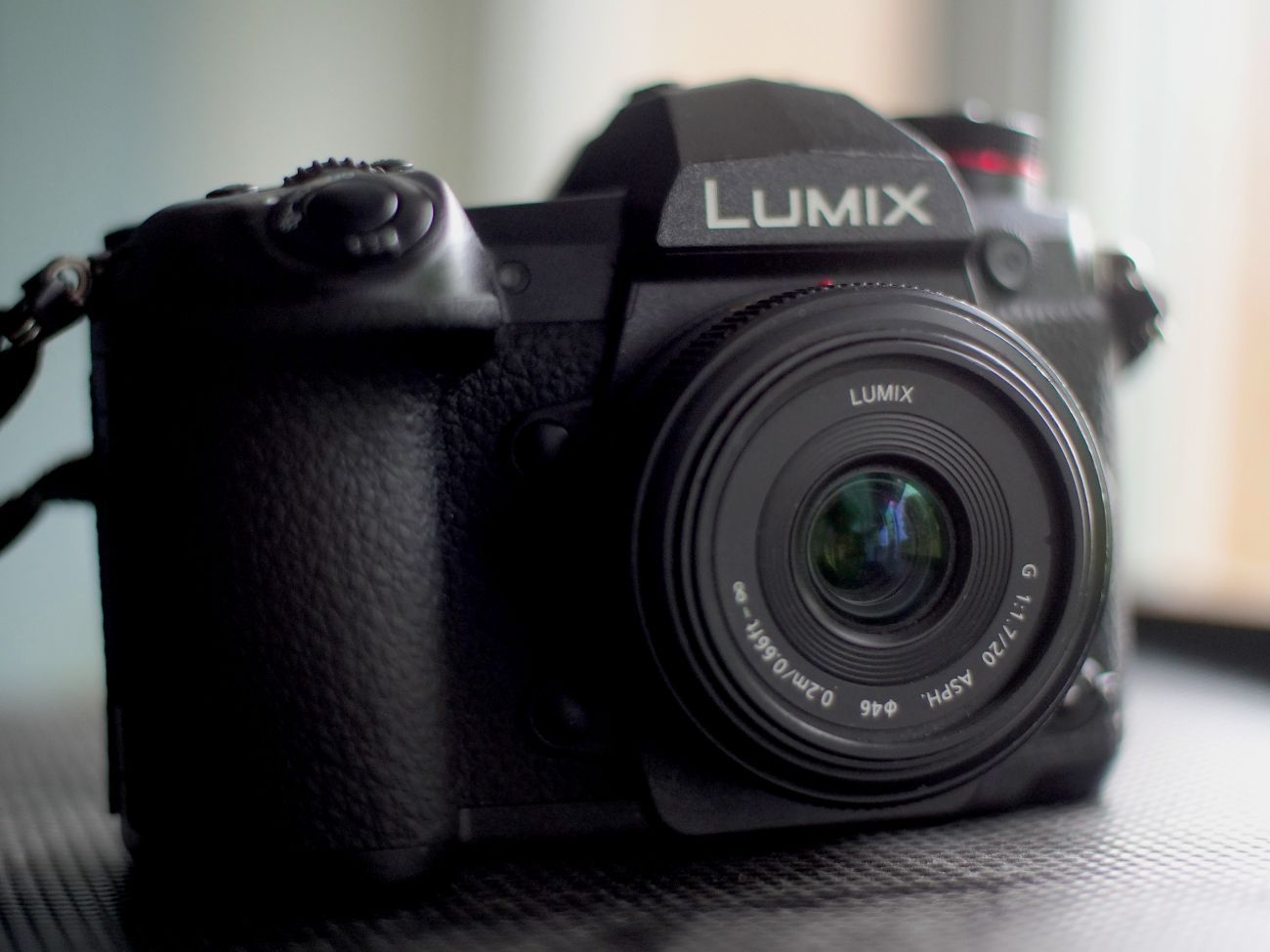 Panasonic g9 and 20mm lens with two batteries and charger 