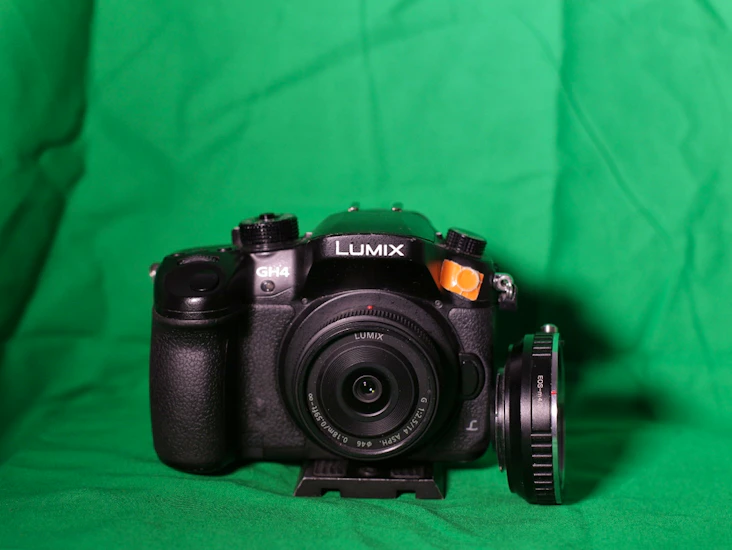 Panasonic gh4 +lens 14mm f2.5 + speedboster canon ef