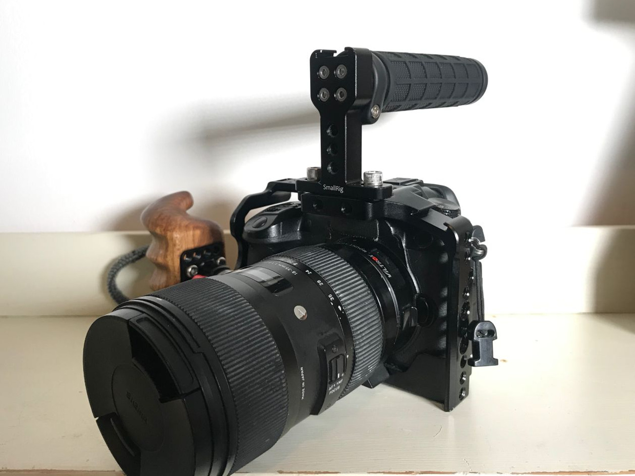 Panasonic gh5 camera + sigma 18-35 + mft speedbooster + cage