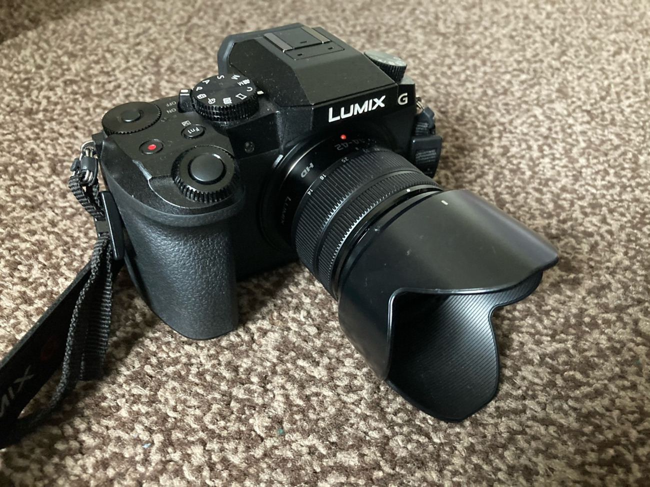 Rent Panasonic Lumix G7 14-42mm Lens from Visionals U, Gipton