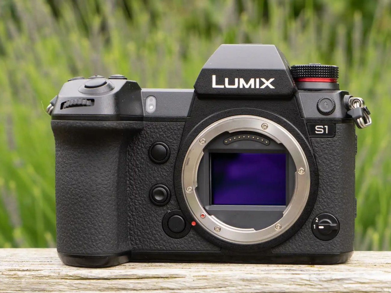 Panasonic lumix s1 6k camera - body only