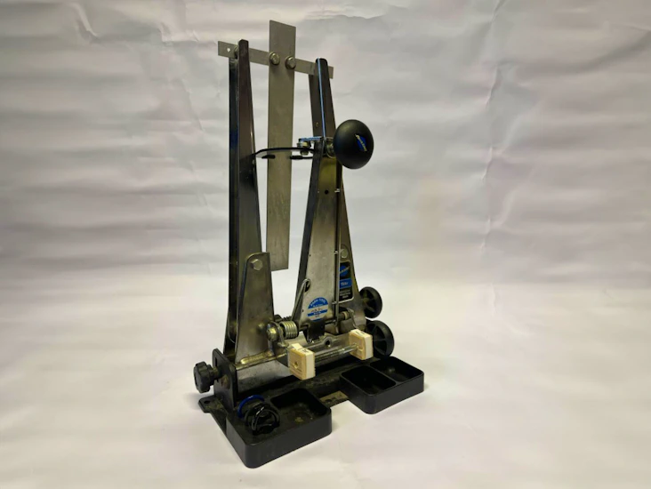 Park tool ts2.2 truing stand