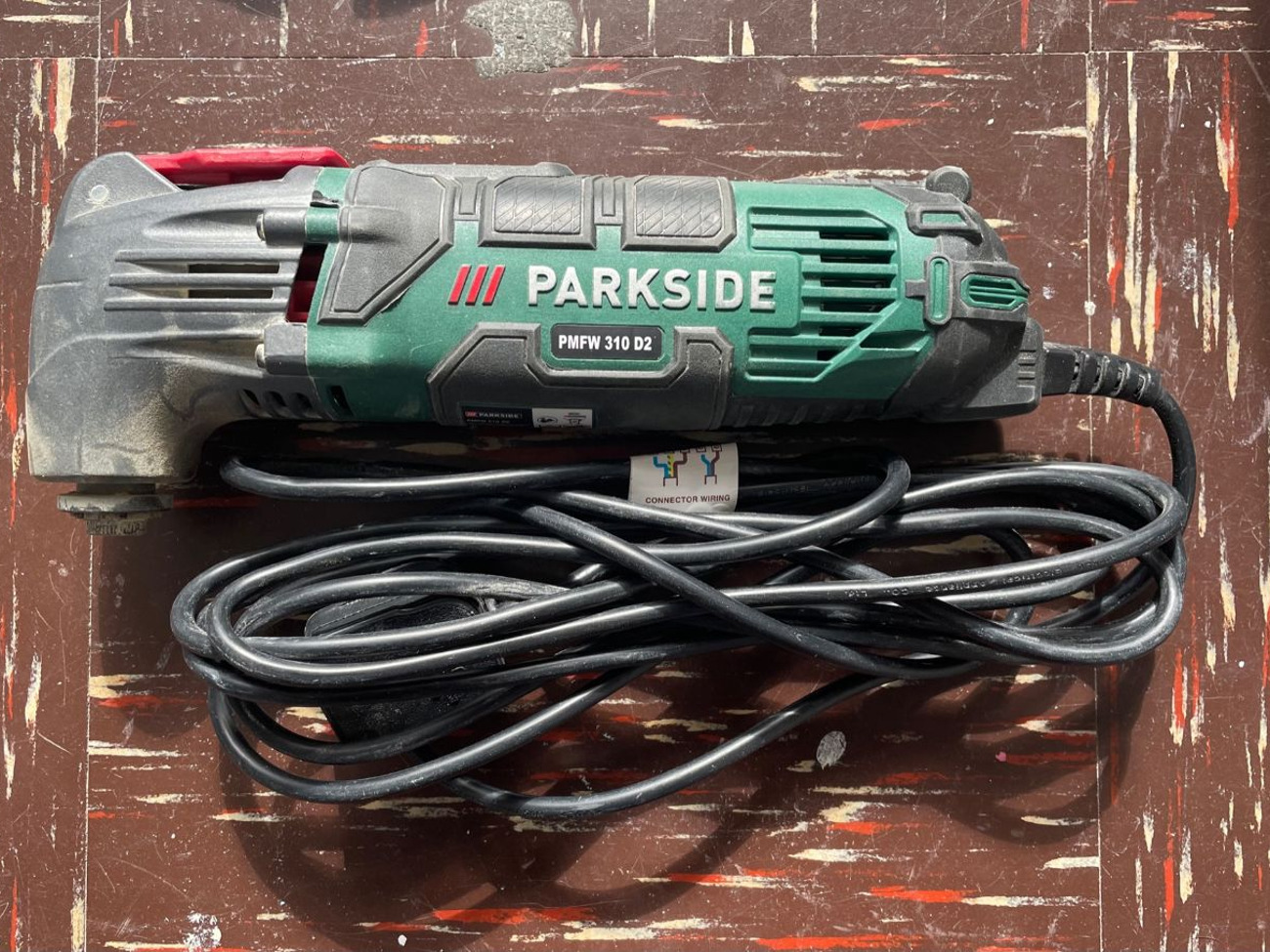 Rent Parkside Multitool for sawing, cutting and scraping from