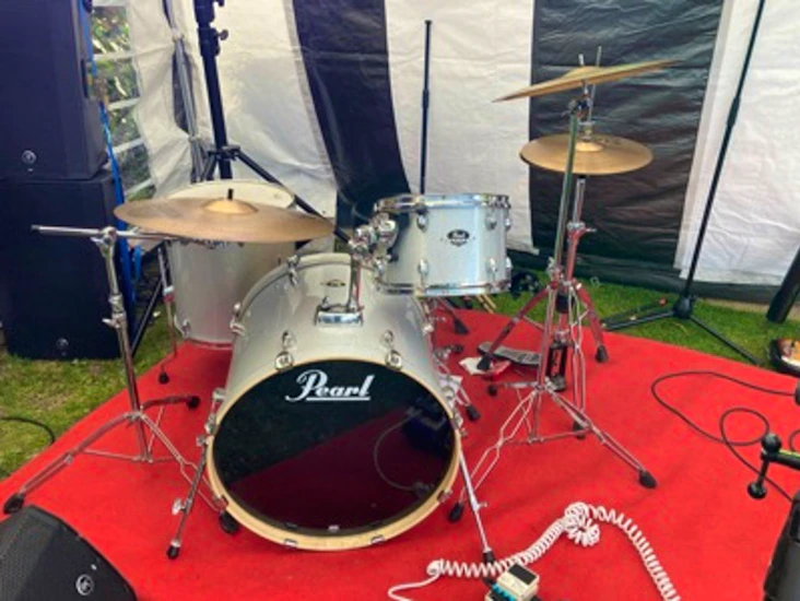 Pearl export drum kit