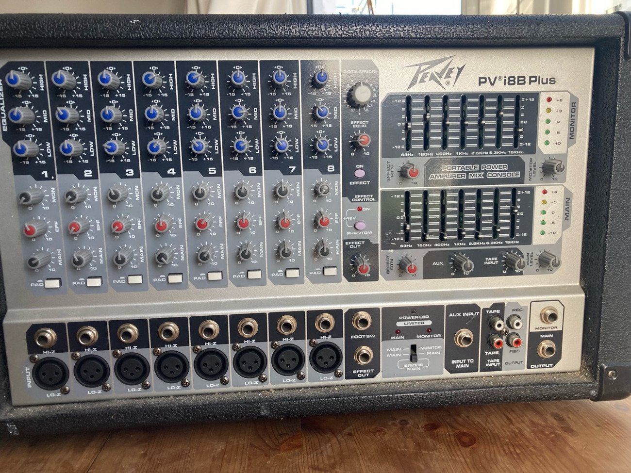 Peavey i8b plus pa amp & mixer - 8 channels