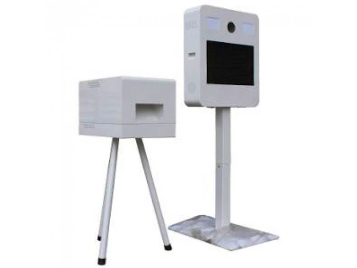 Photo booth with attendant