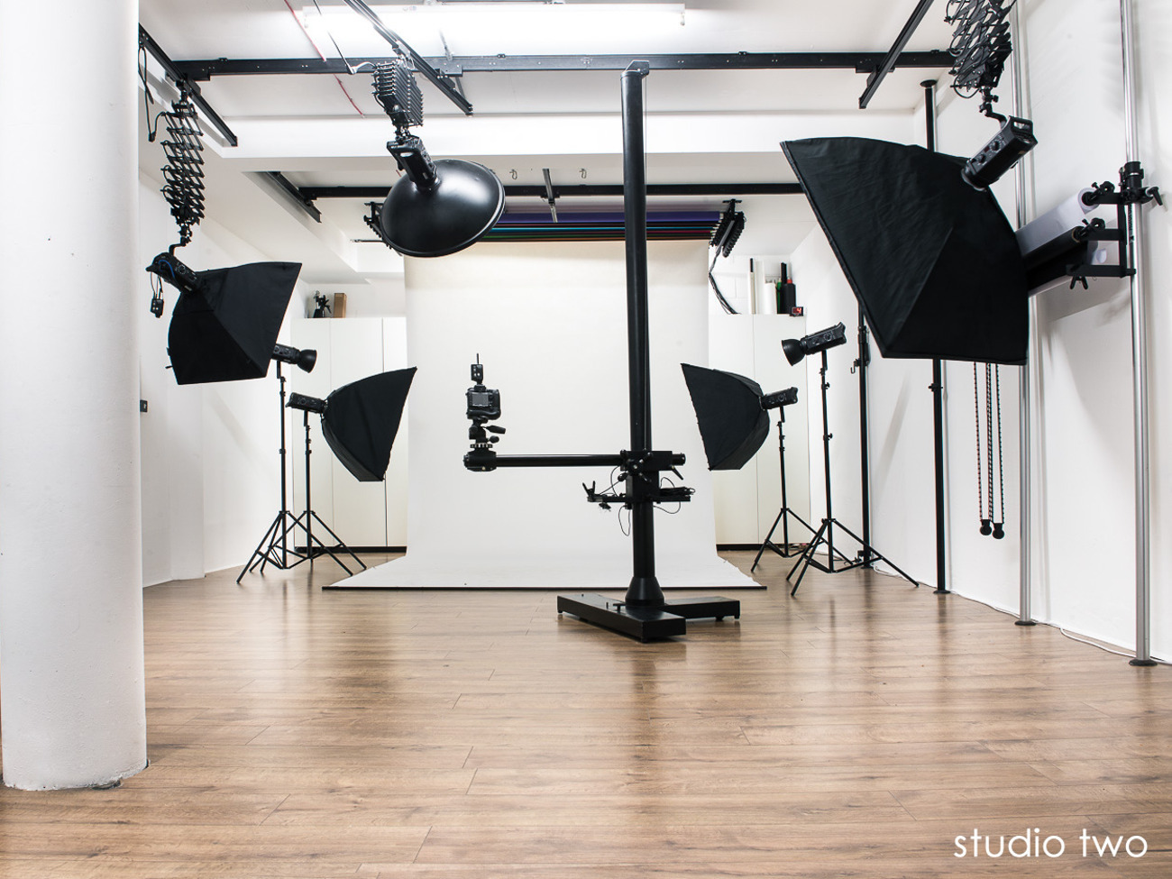 Photo studio two + ligthing equipment