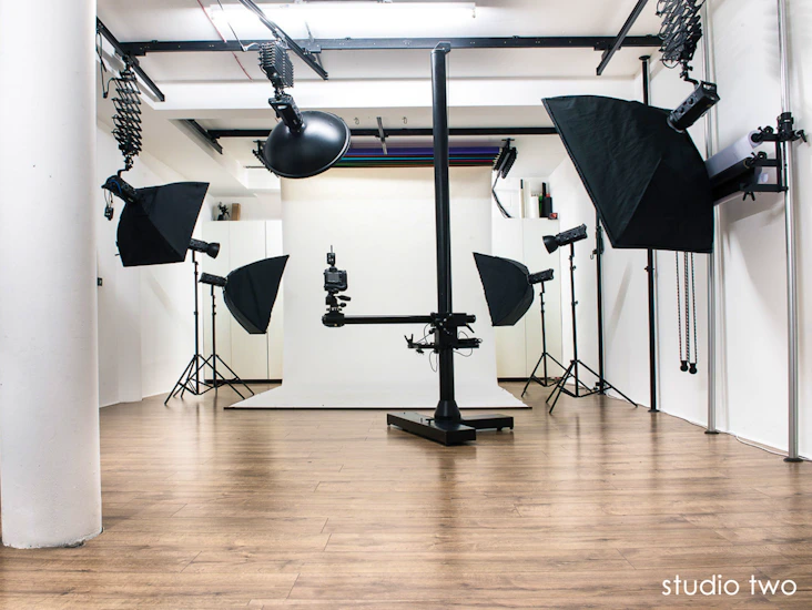 Photo studio two + ligthing equipment