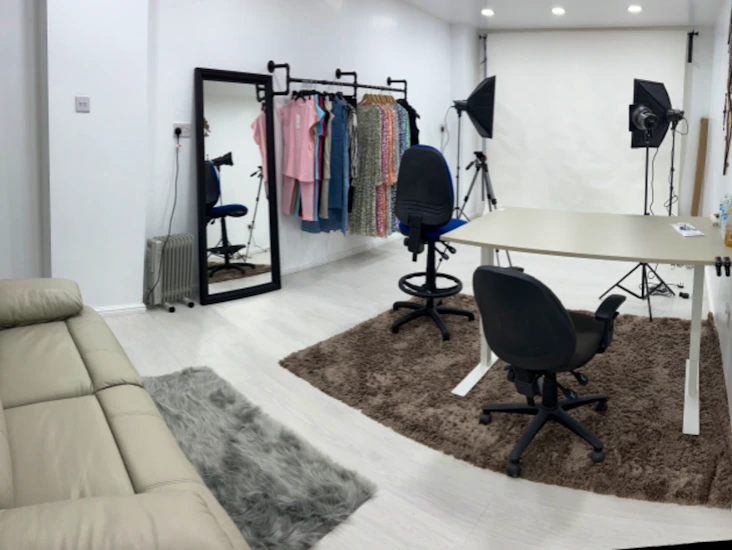 Photography studio for hire e16