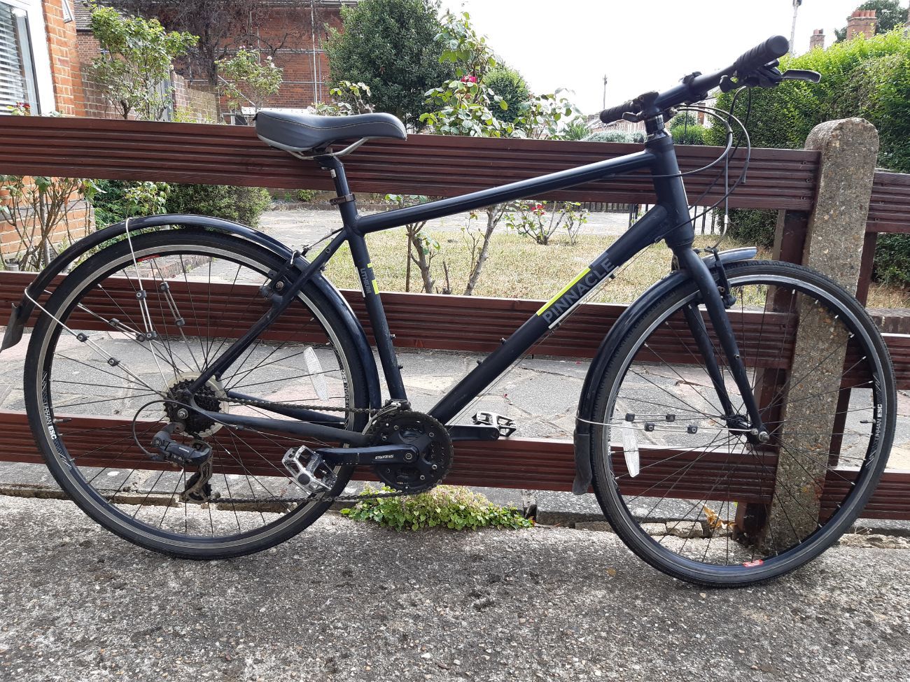 Pinnacle hybrid bike hotsell