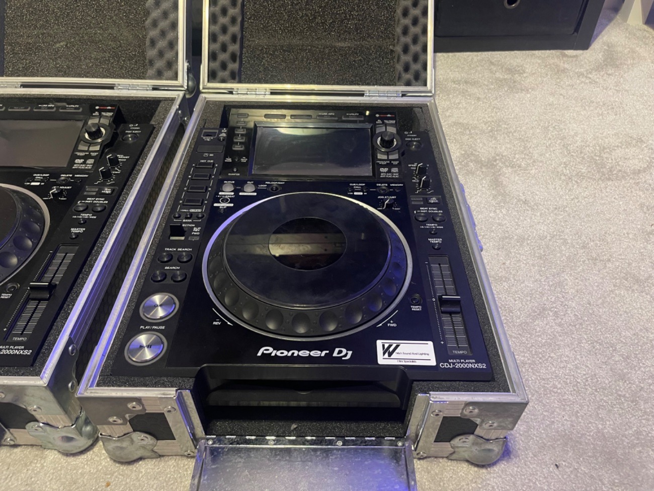 Pioneer cdj 2000nxs2 player hire