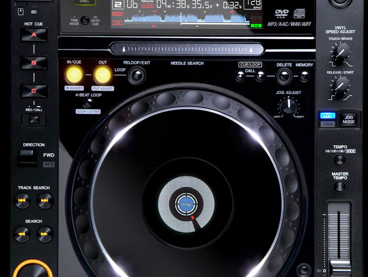 Pioneer cdj2000 turntable