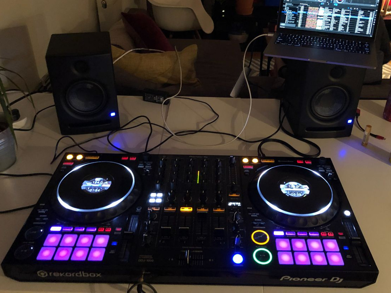 Rent Pioneer DDJ 1000 4-channel DJ controller for rekordbox from