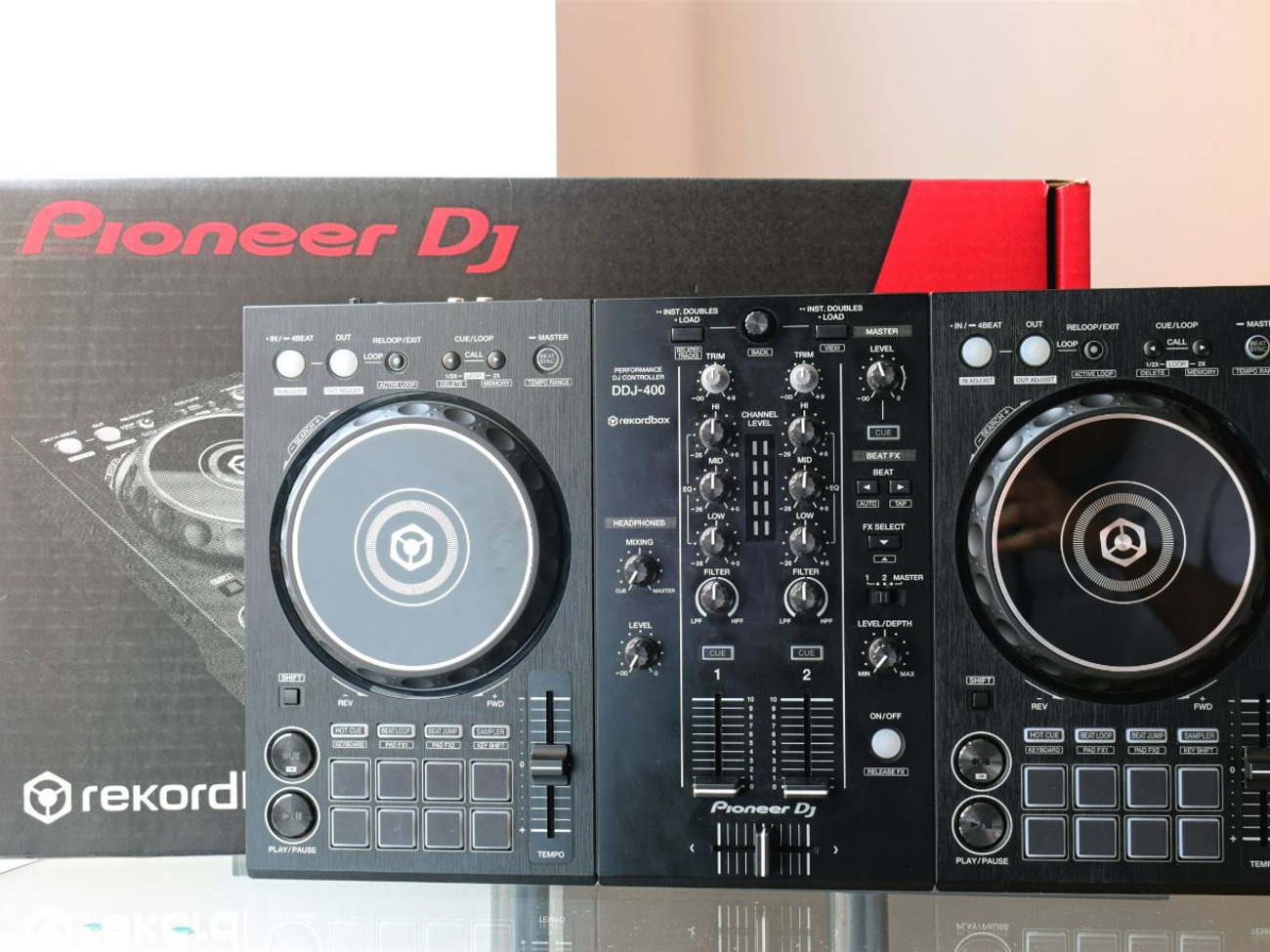 Party ready pioneer ddj 400 with all necessary cables