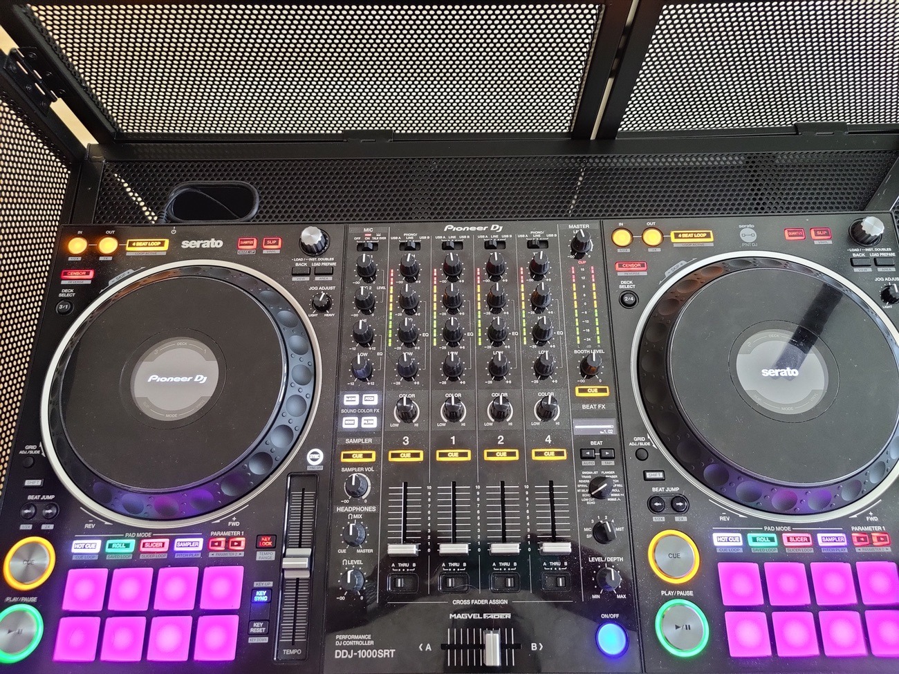 Pioneer ddj srt 1000 with carry bag