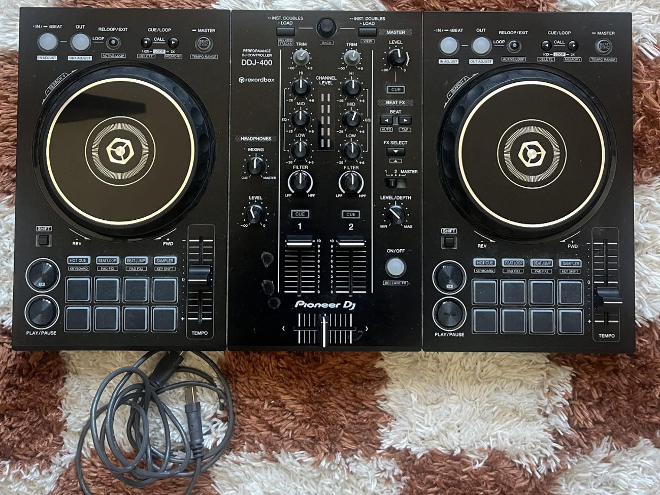 Pioneer ddj with 2 numark speaker with all cables