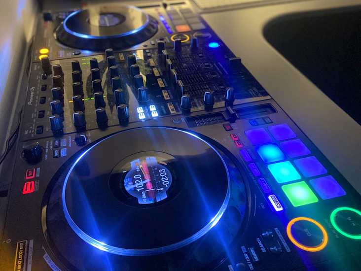 Pioneer ddj-1000 rekordbox controller & udg flight case