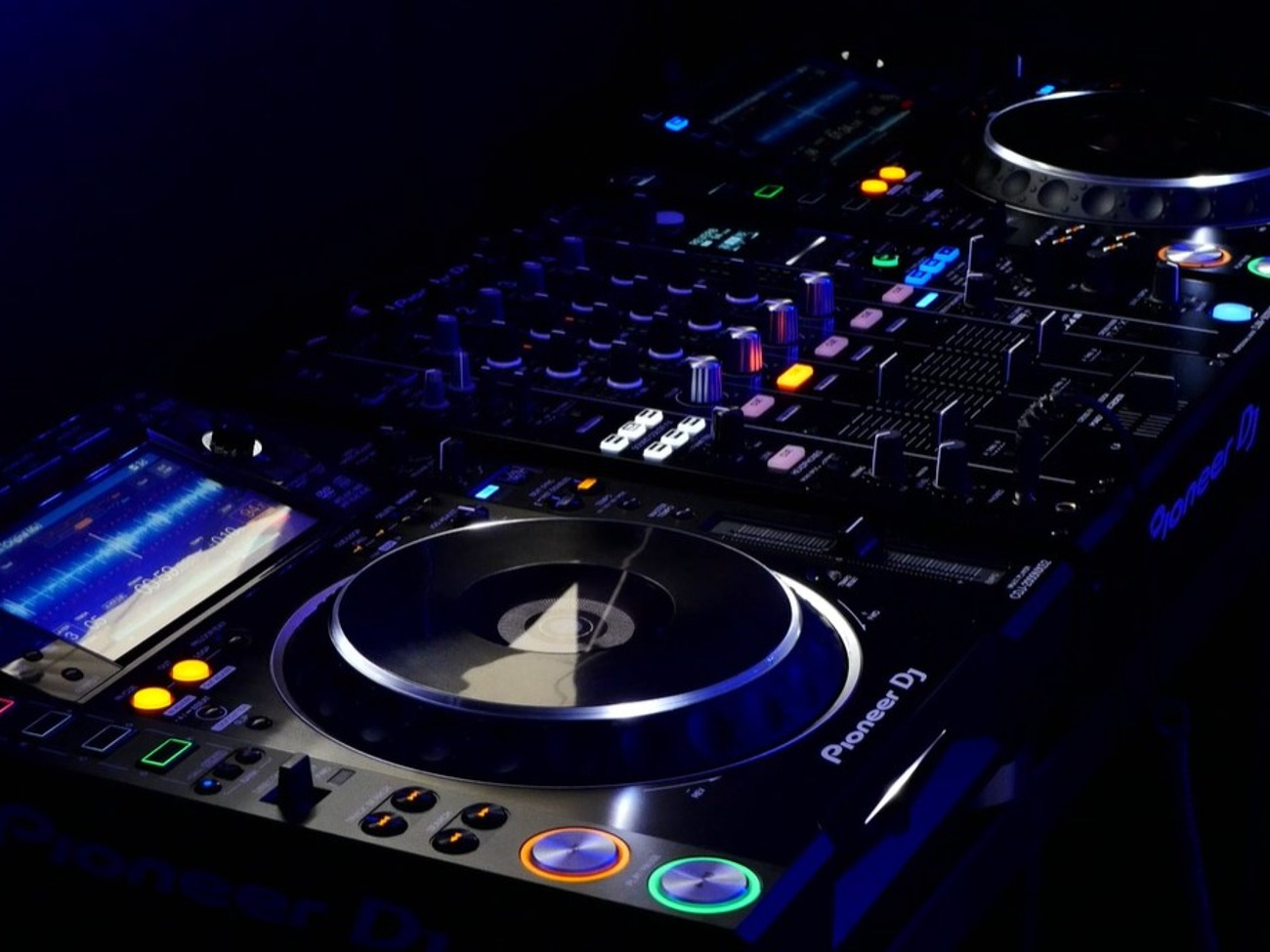 Pioneer cdj2000nxs2 x 2 + djm900nxs2 / case / cables