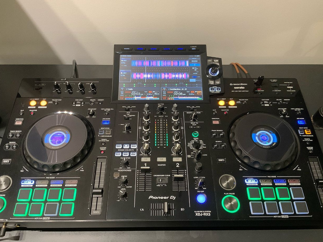 Pioneer xdj-rx3 all-in-one - dj decks - dj controller latest model with case