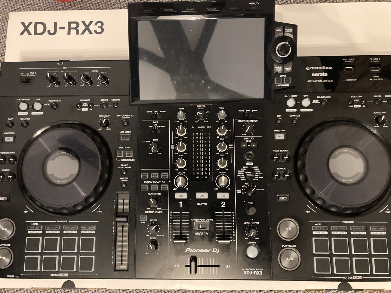 Pioneer xdj-rx3 all-in-one system (dj decks)