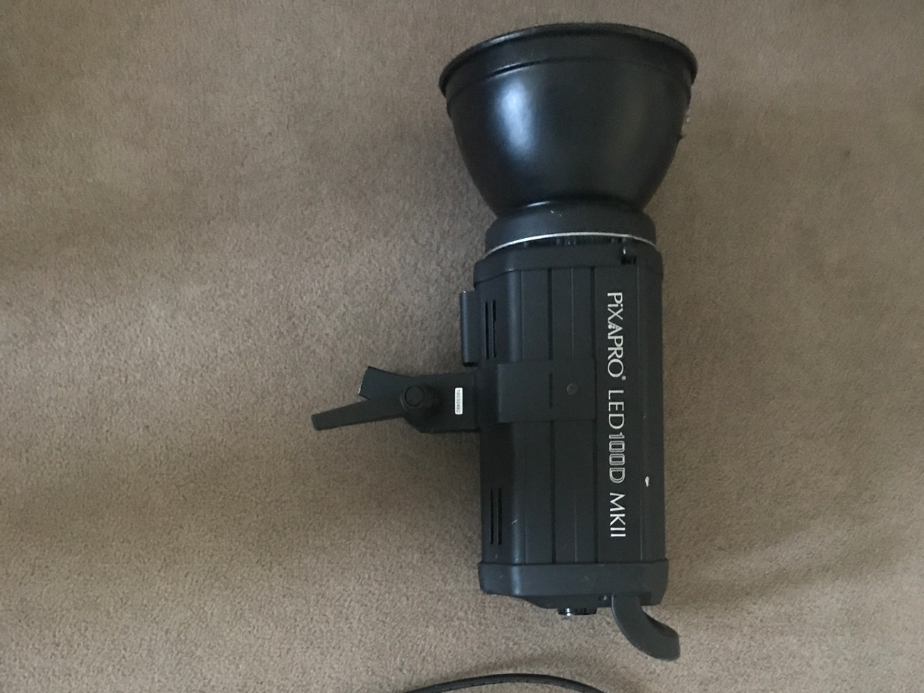 Pixapro 100w light + 120cm pixapro octagon softbox