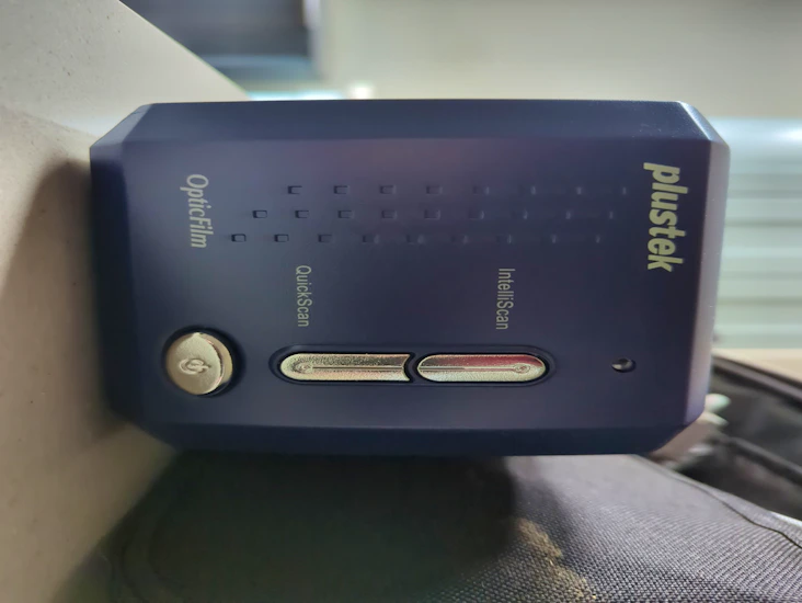 Plustek 8100 film scanner