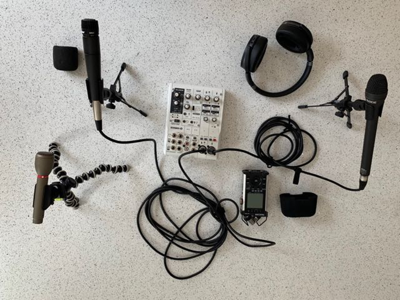 Podcast / audio recording kit