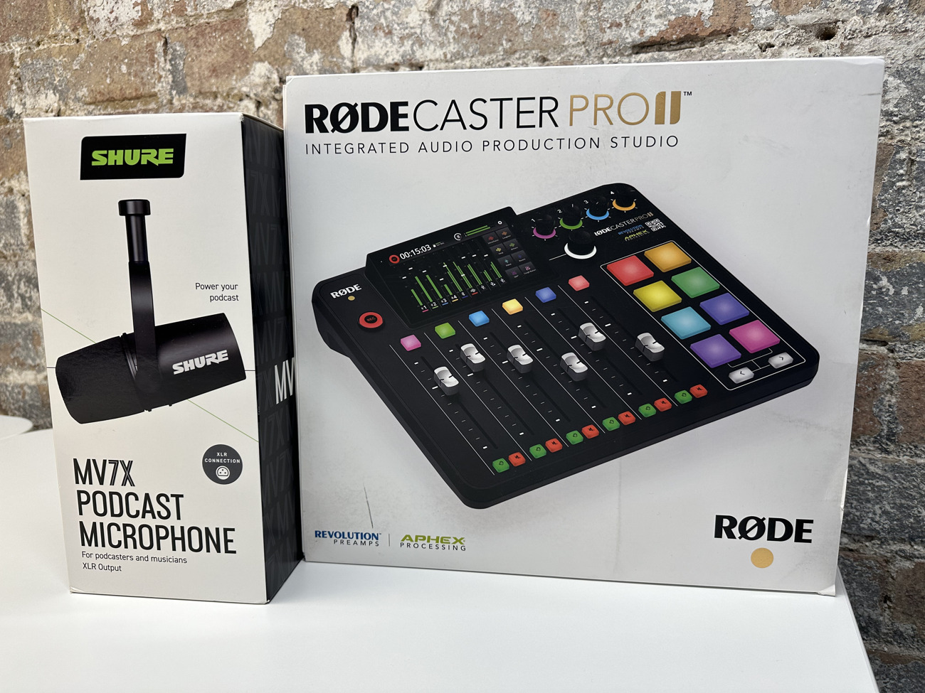 Podcasting kit: rodecaster pro ii w/ 3x mics