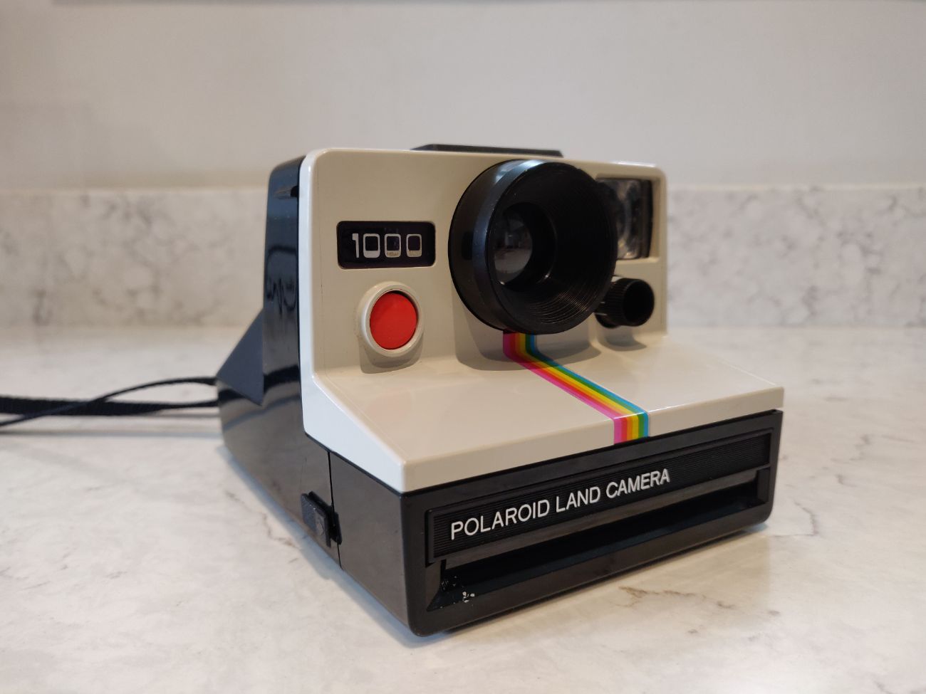 Polaroid 1000 camera - sx70 film compatible