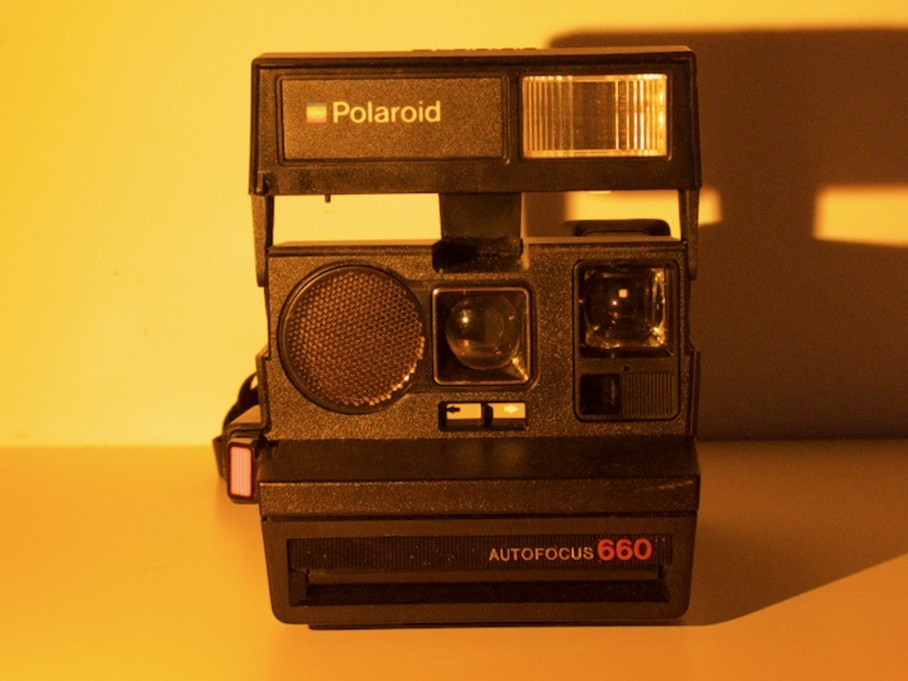 Polaroid 660 autofocus instant camera