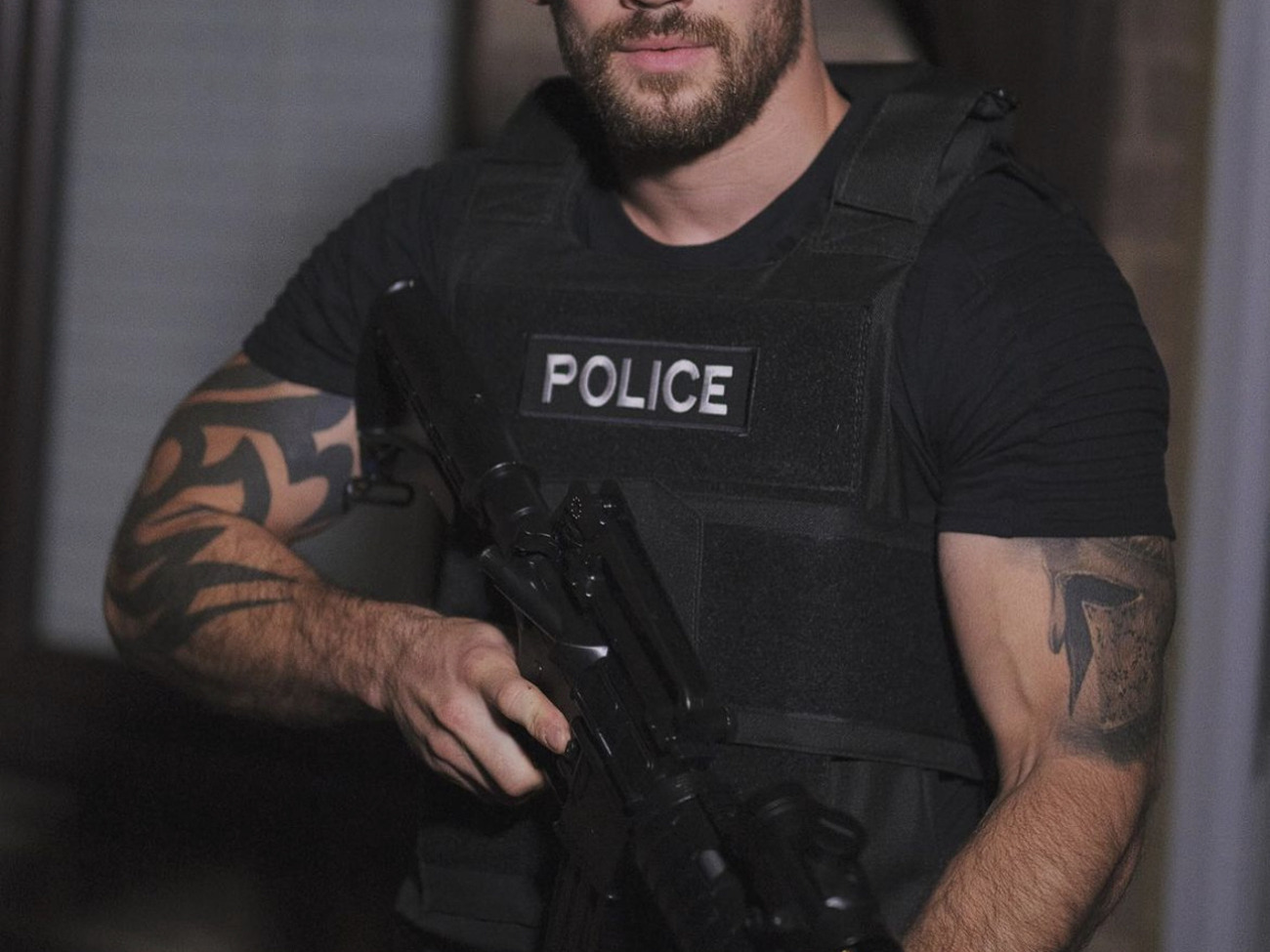 Police armed response uniform