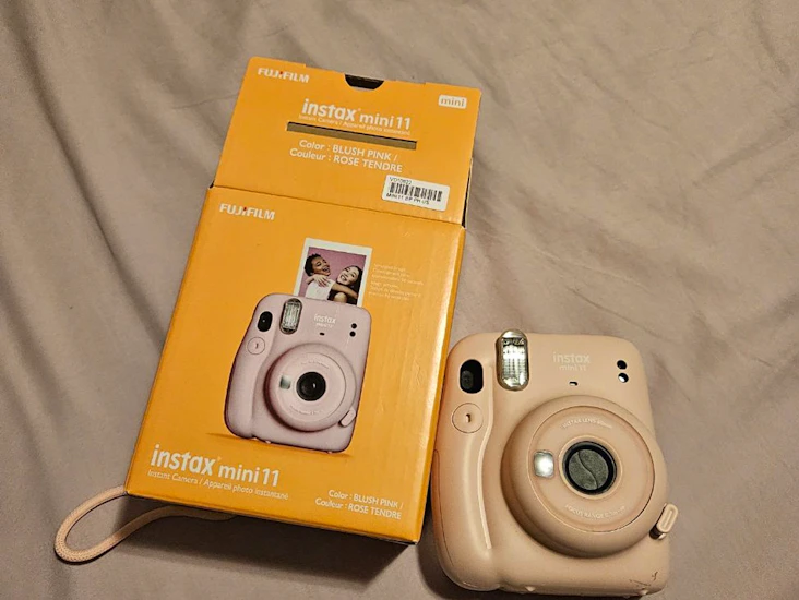 Poloroid camera instax mini 11 - blush rose