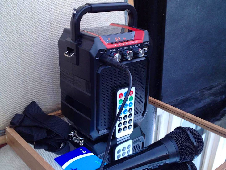 Portable/kareoke speakers