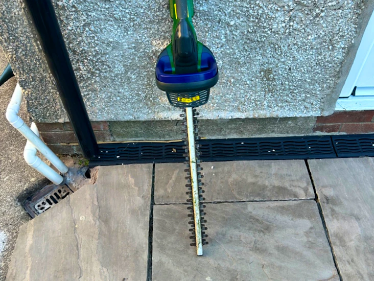 Powerbase 20v cordless hedge trimmer 51cm