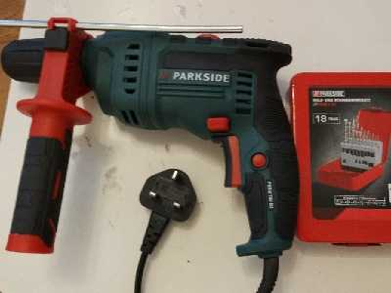 Power/hammer drill and drill bits