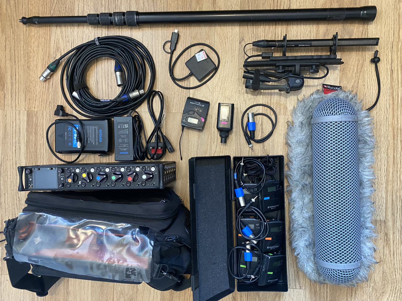 Location sound kit pro (boom, 664 recorder, 3x radio sets)