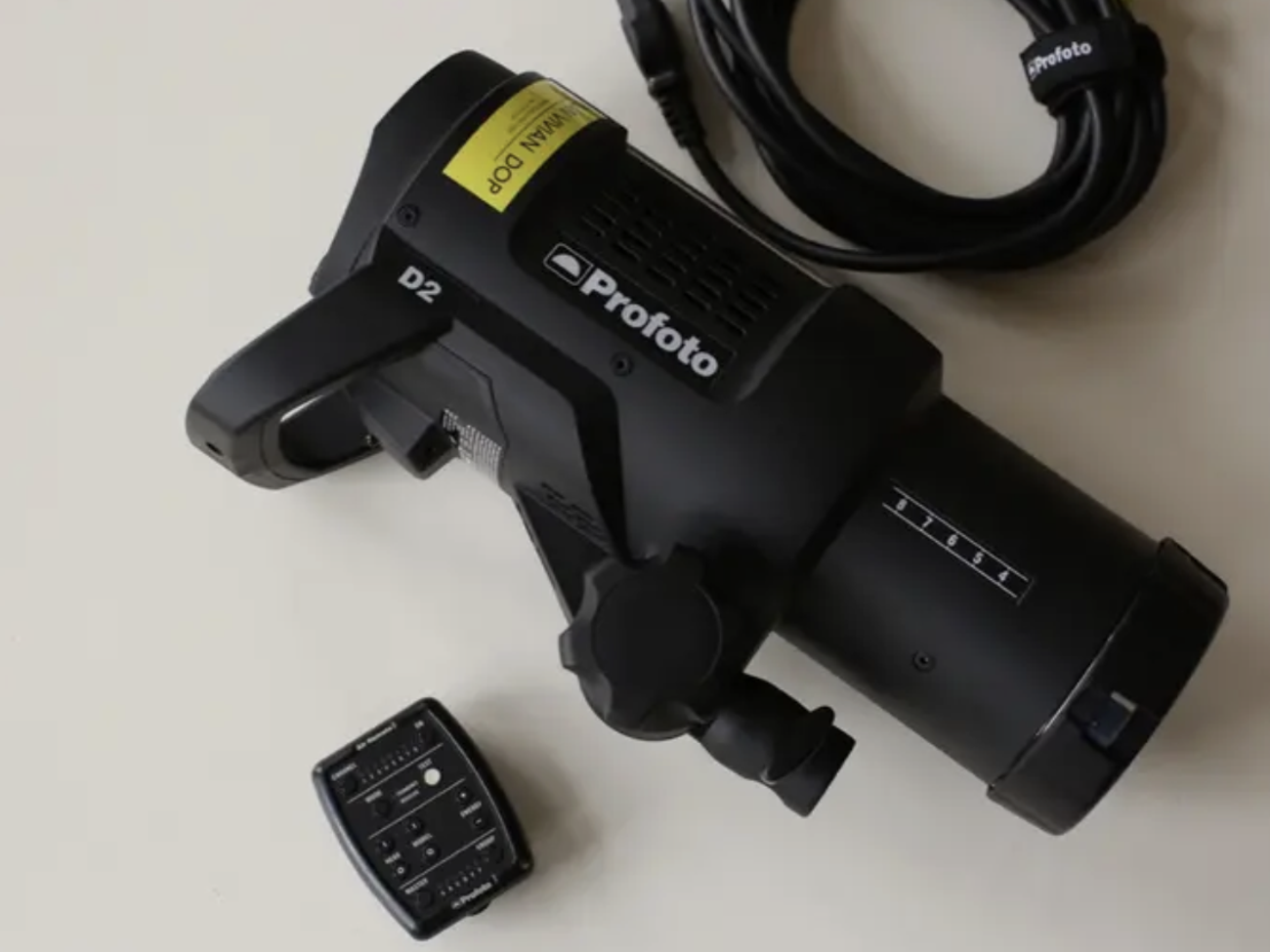 Profoto d2 1000 + umbrella deep xl + diffuser