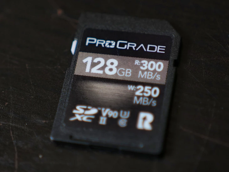 Prograde digital sdxc uhs-ii v90 memory card (128gb)