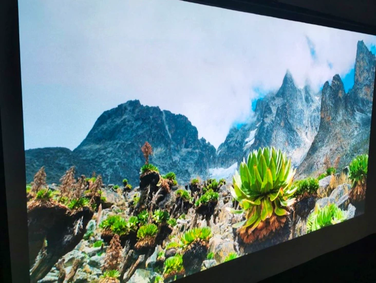 Projector full hd home cinema kit ,pop-up screen & 2 x 60w rms (120w) stereo speaker